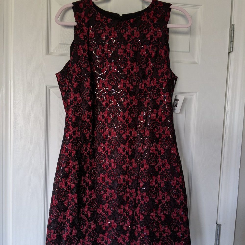 Anne Klein Red & Black Lace & Sequins NWT - Size 10 - Homecoming Dress